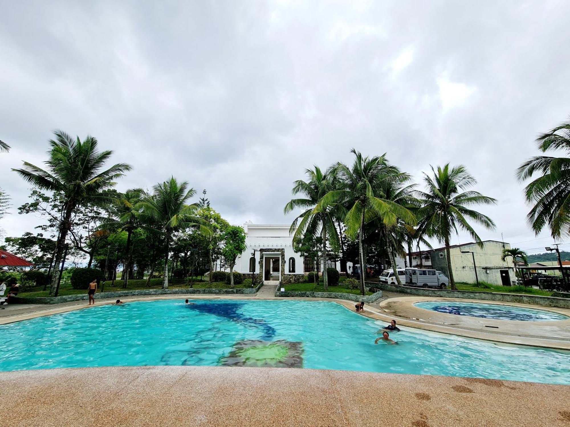 Calapan City Fully Furnished House Transient Near Xentromall L39 Exterior photo