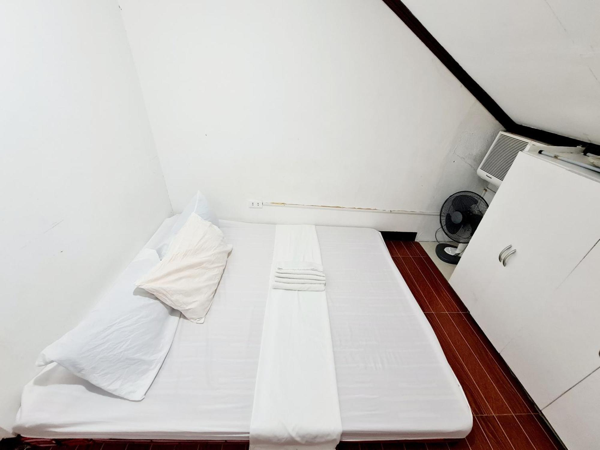 Calapan City Fully Furnished House Transient Near Xentromall L39 Exterior photo