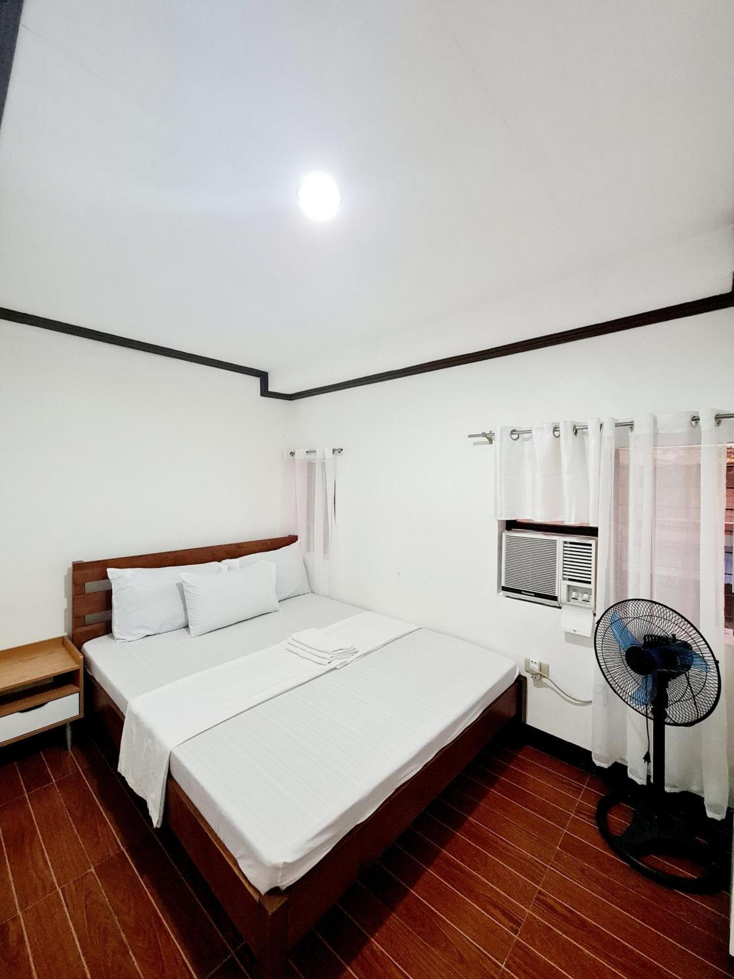 Calapan City Fully Furnished House Transient Near Xentromall L39 Exterior photo