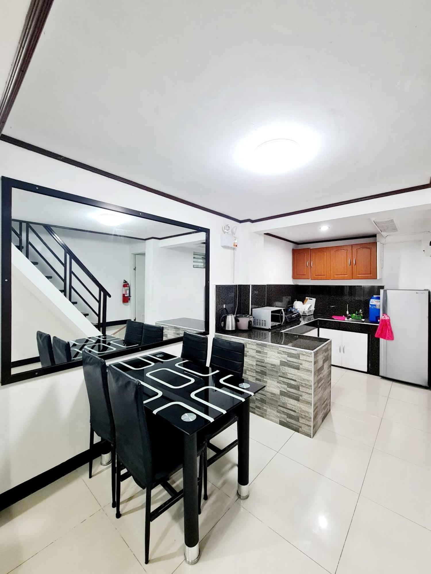 Calapan City Fully Furnished House Transient Near Xentromall L39 Exterior photo