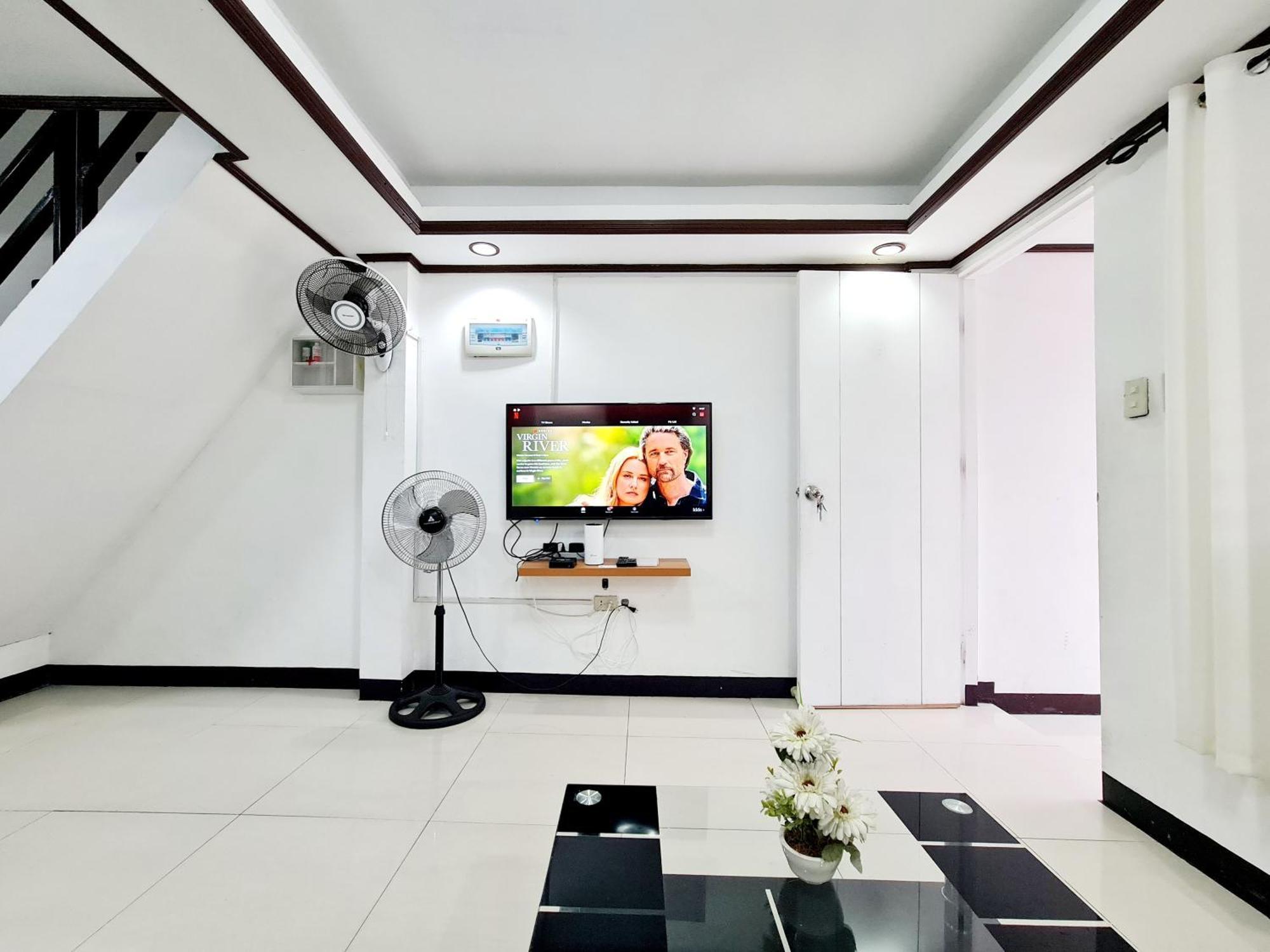 Calapan City Fully Furnished House Transient Near Xentromall L39 Exterior photo